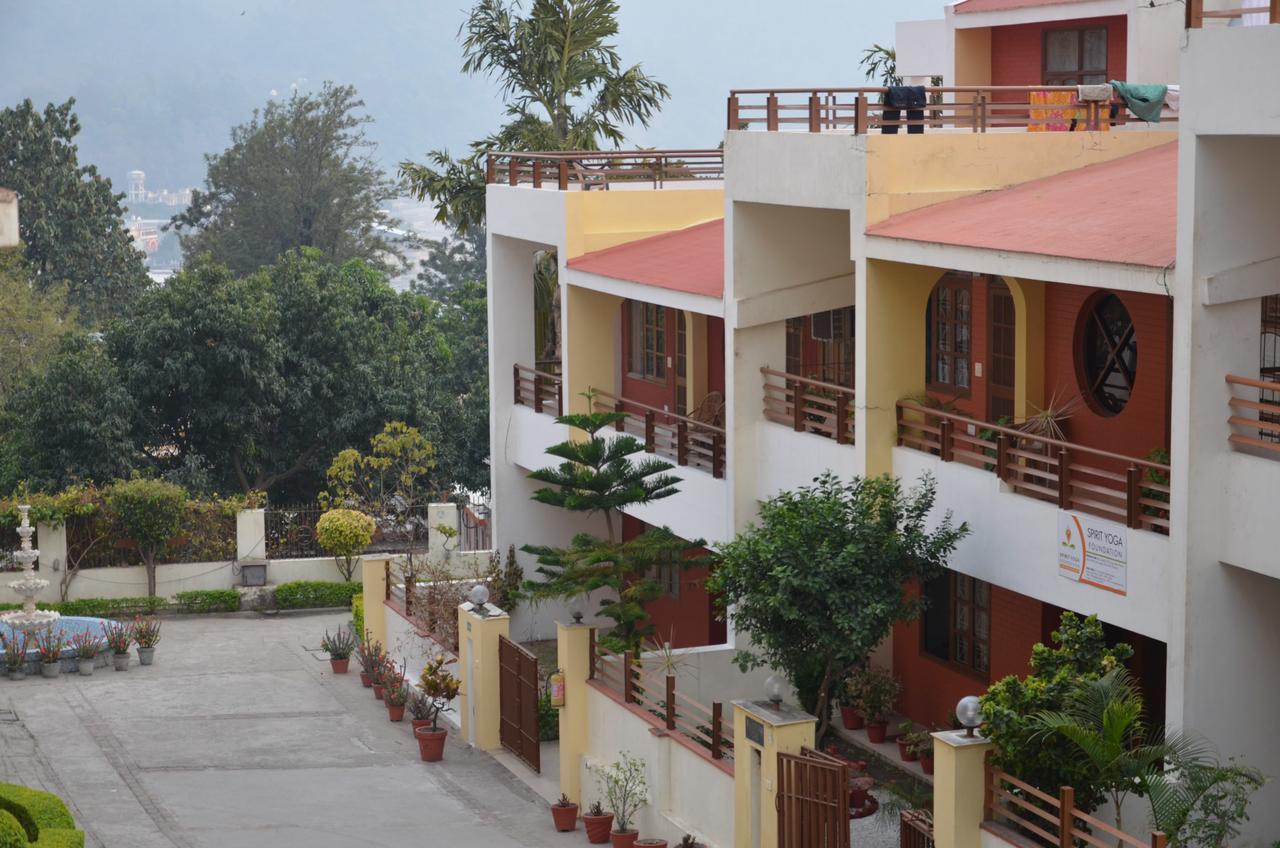 Ganga Vatika Ayurveda Bhavan Hotel Rishīkesh Exterior foto